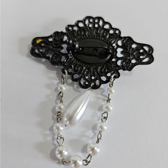Vintage Faux Pearl Teardrop Filigree Dangle Chains Victorian Style Brooch Pin - Picture 7 of 7